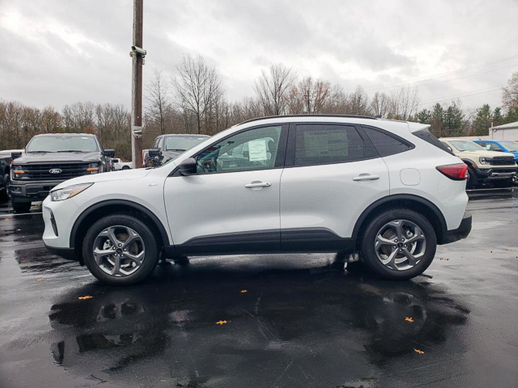 2026 Ford Escape ST-Line photo 3