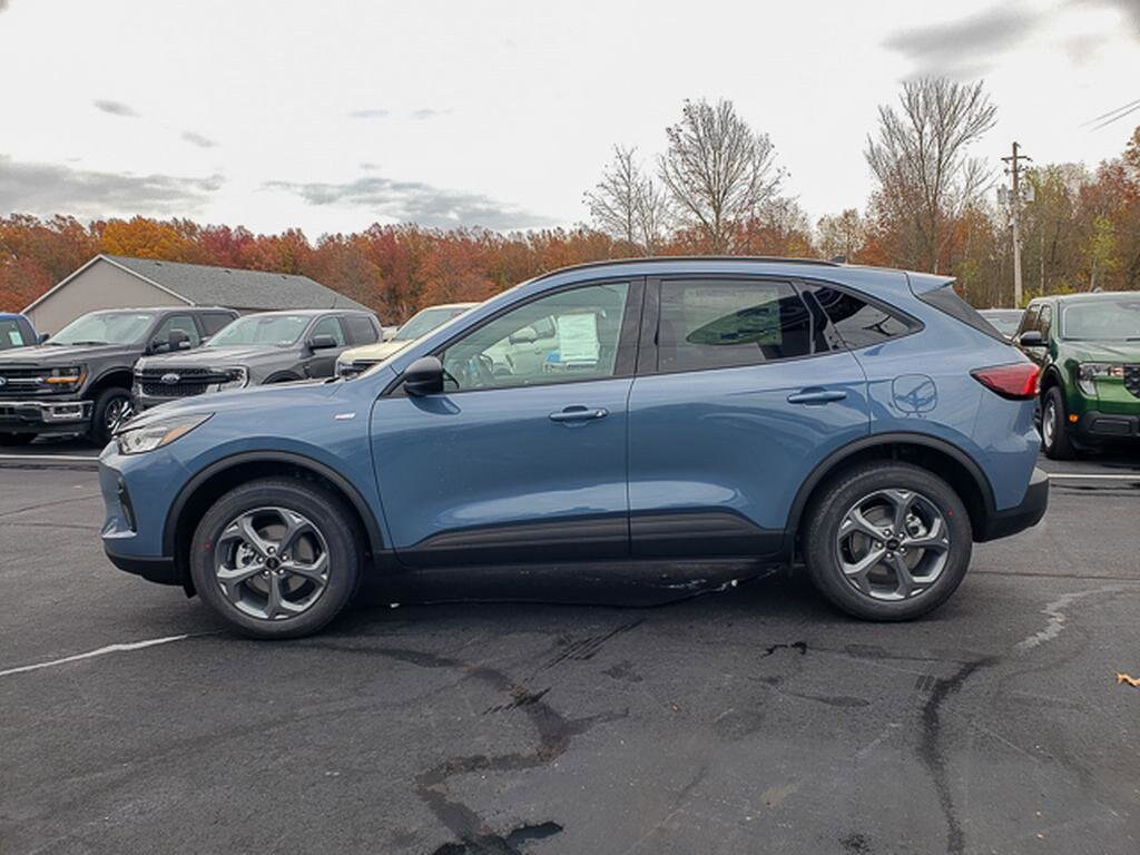 2026 Ford Escape ST-Line photo 3