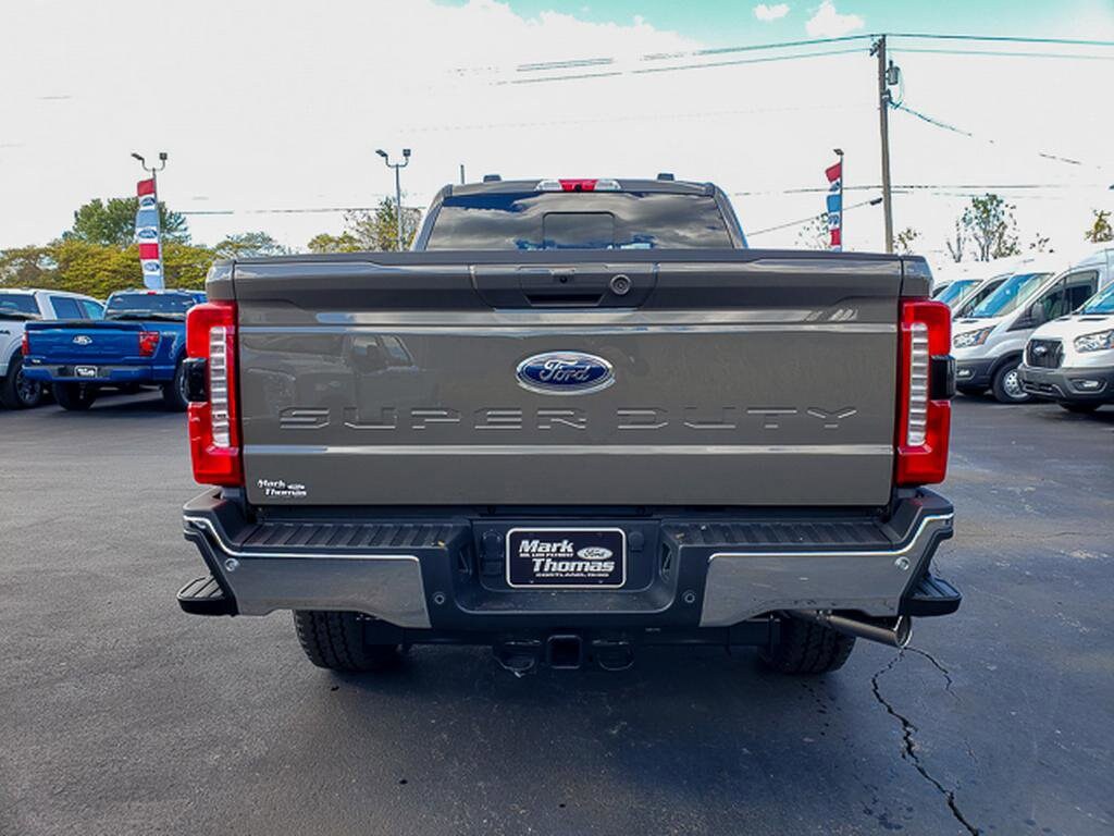 2026 Ford F-250 Lariat photo 4