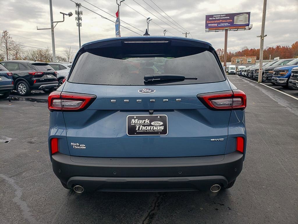 2026 Ford Escape ST-Line photo 4