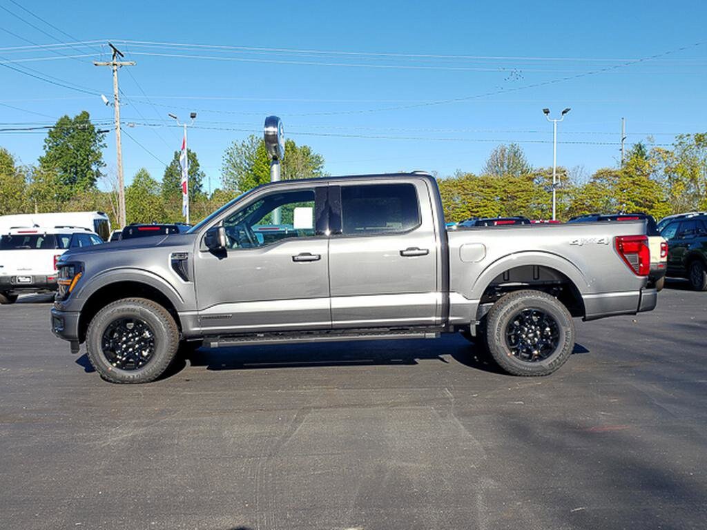 2025 Ford F-150 XLT photo 3