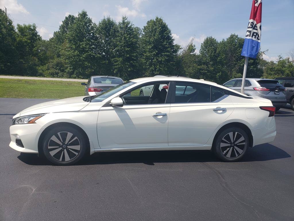 Used 2021 Nissan Altima SV Sedan