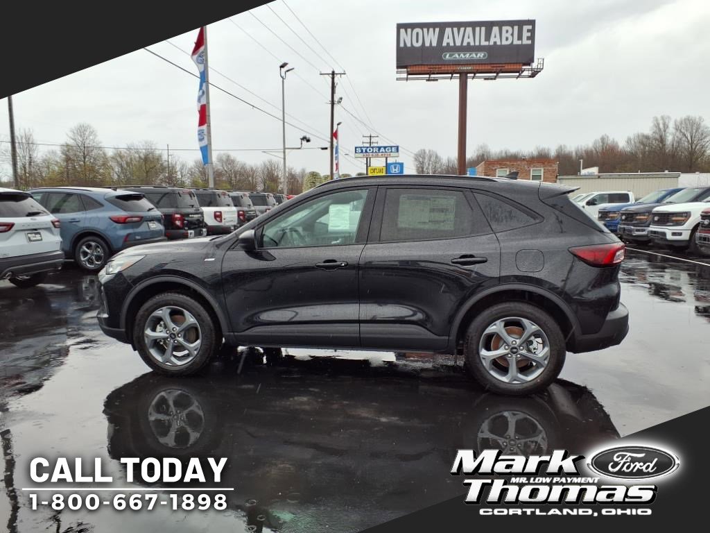 2025 Ford Escape ST-Line photo 2