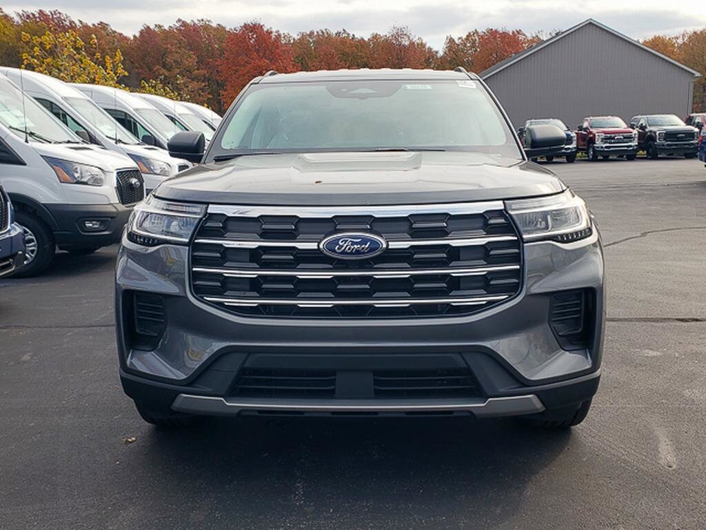 2026 Ford Explorer photo 2