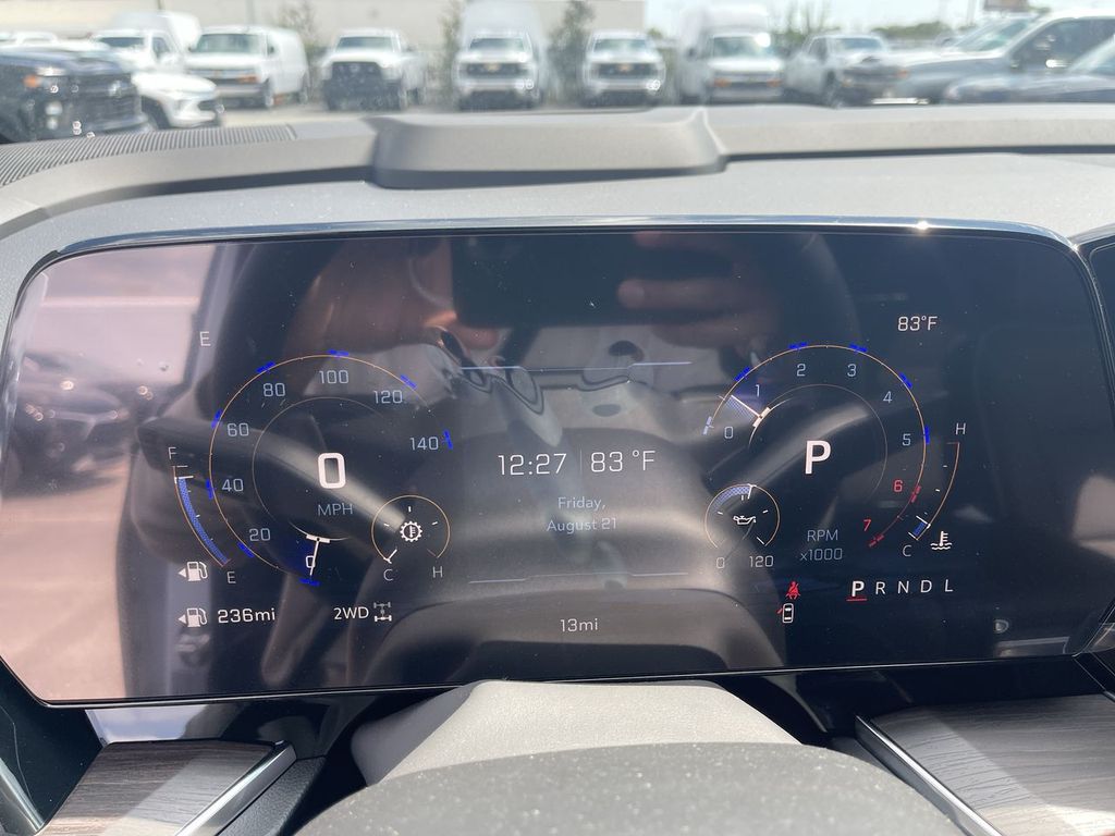 2026 Chevrolet Suburban Premier - Photo 15