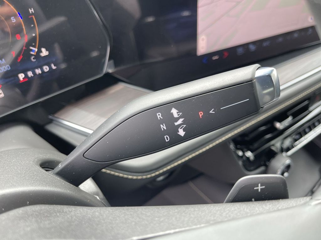 2026 Chevrolet Suburban Premier - Photo 20