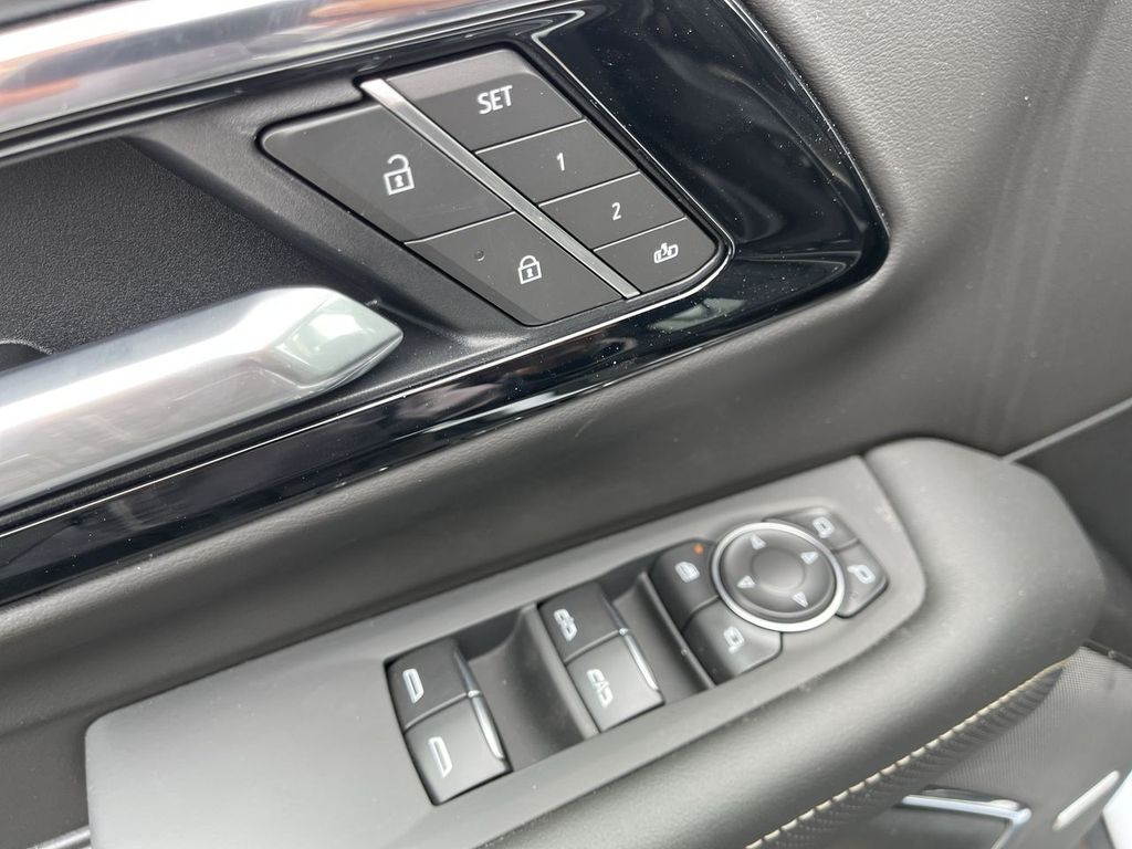 2026 Chevrolet Suburban Premier - Photo 13