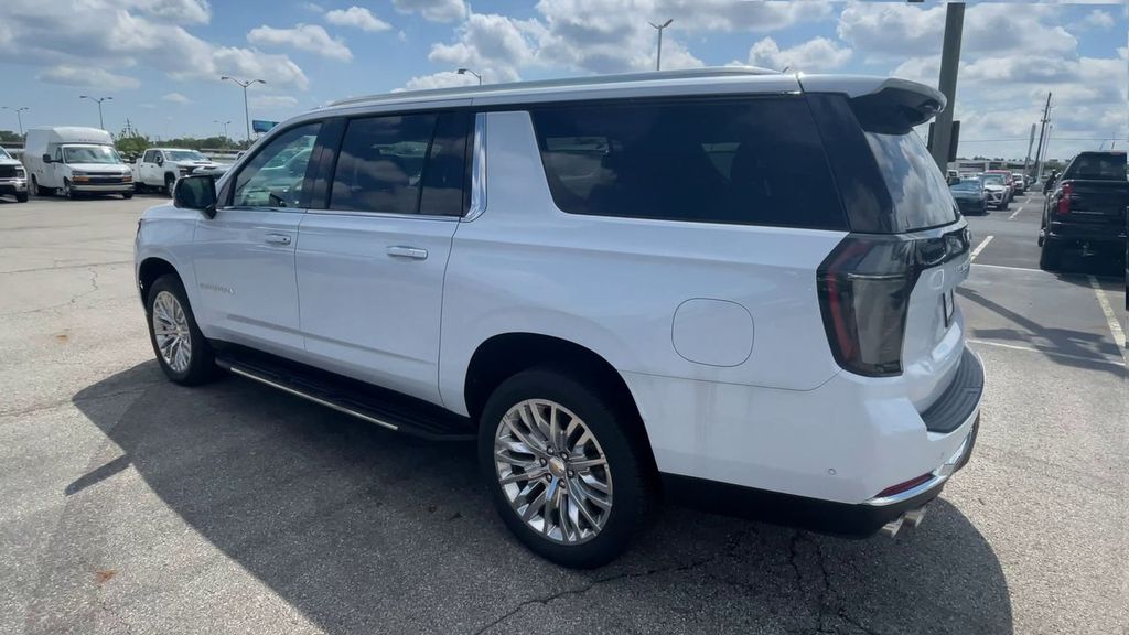 2026 Chevrolet Suburban Premier - Photo 8