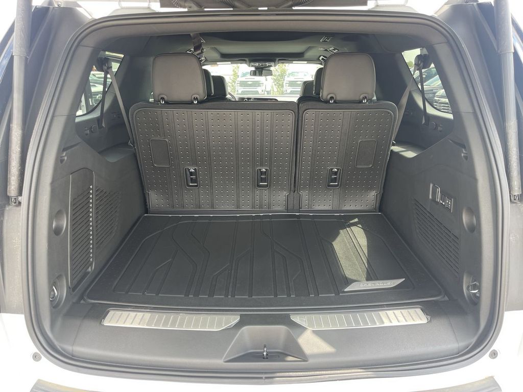 2026 Chevrolet Suburban Premier - Photo 25