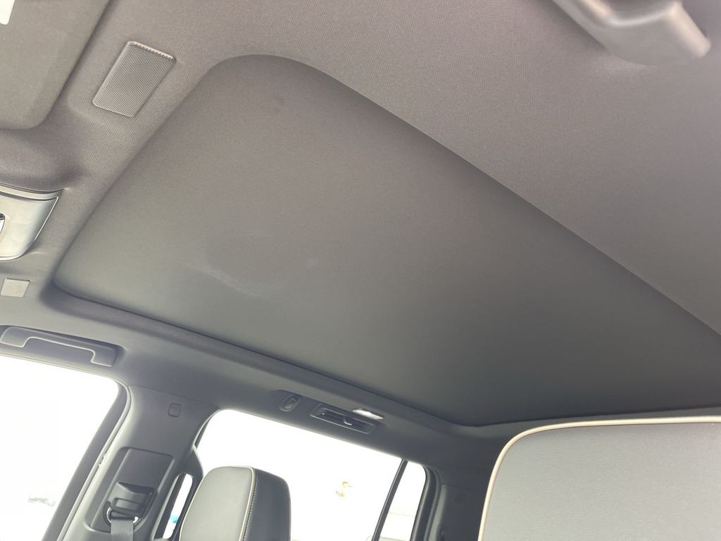 2026 Chevrolet Suburban Premier - Photo 22