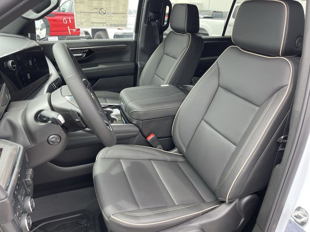2026 Chevrolet Suburban Premier - Photo 11