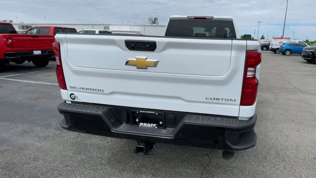 2026 Chevrolet Silverado 2500 HD Custom - Photo 9