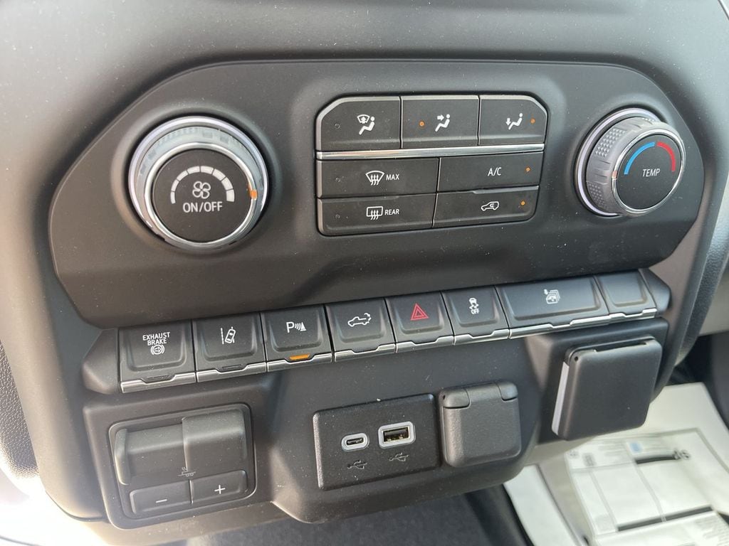 2026 Chevrolet Silverado 2500 HD Custom - Photo 18