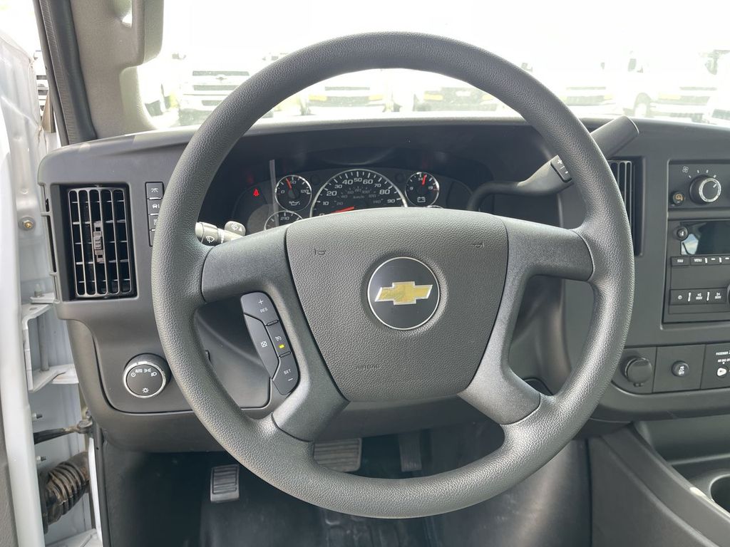 2025 Chevrolet Express Cargo Work Van - Photo 9