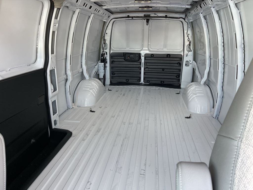 2025 Chevrolet Express Cargo Work Van - Photo 16