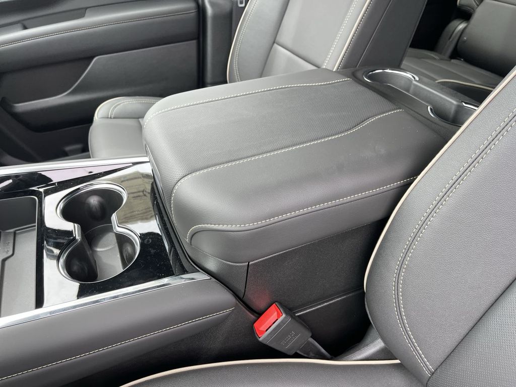 2026 Chevrolet Suburban Premier - Photo 21
