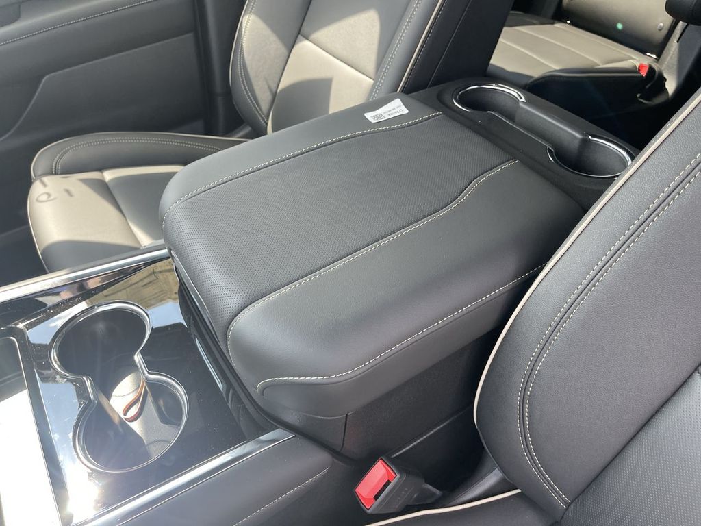 2026 Chevrolet Suburban Premier - Photo 21