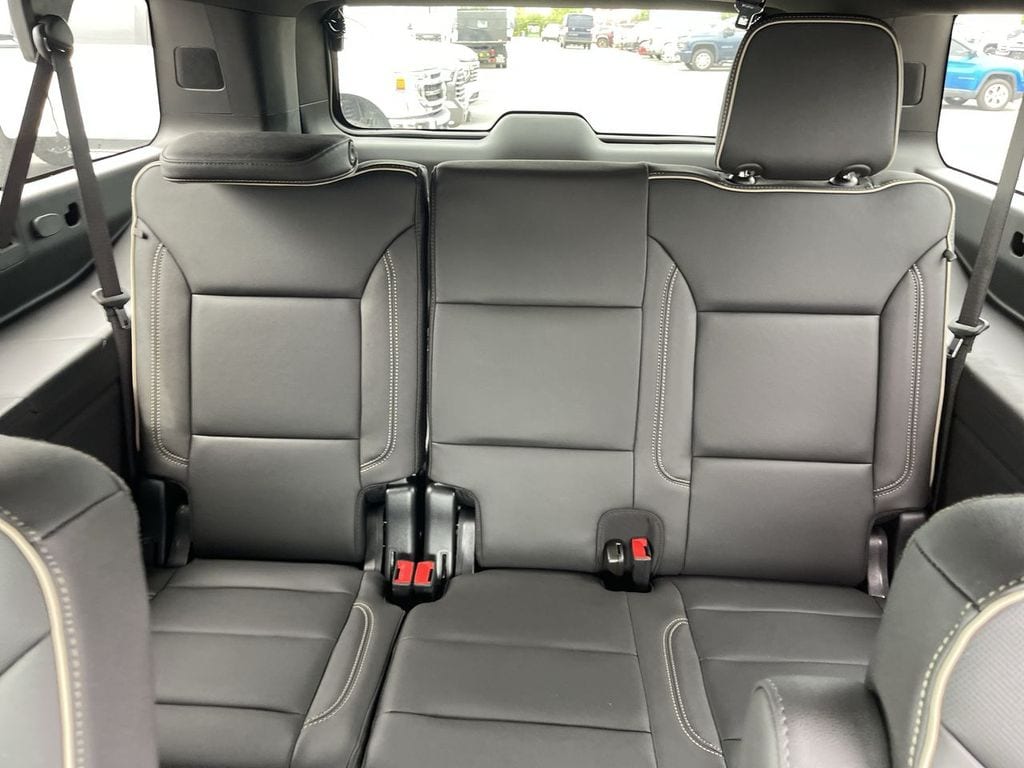 2026 Chevrolet Suburban Premier - Photo 24