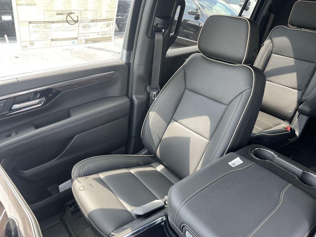 2026 Chevrolet Suburban Premier - Photo 26