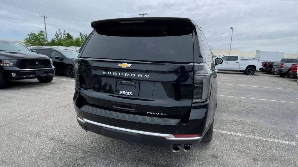 2026 Chevrolet Suburban Premier - Photo 9