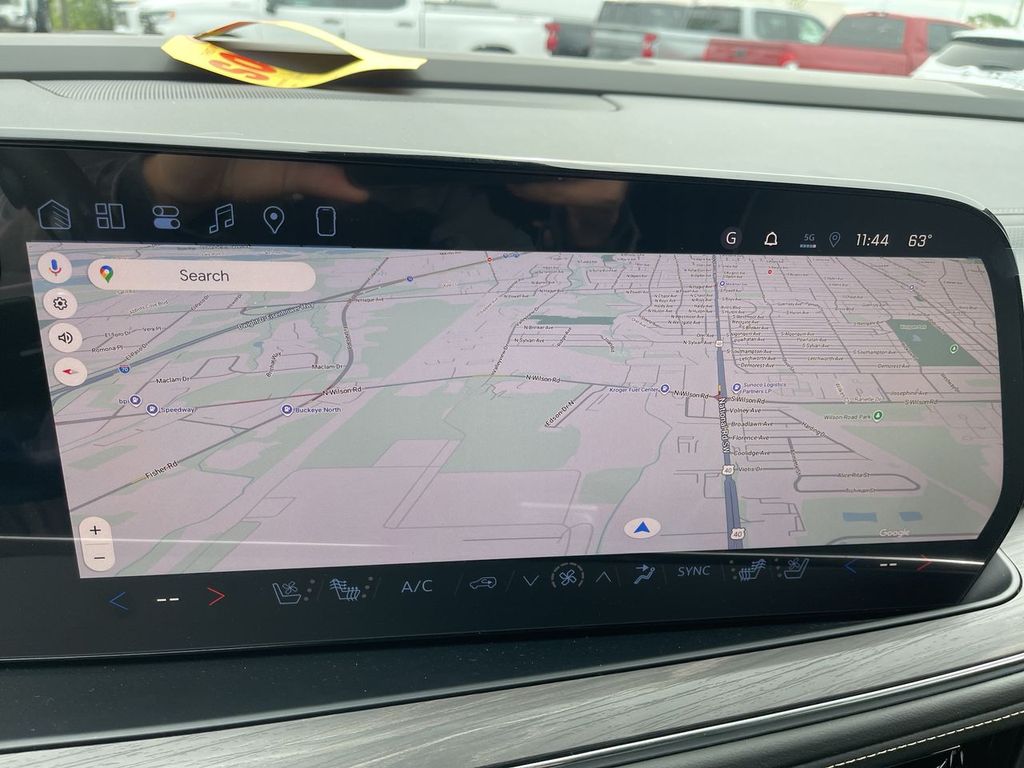 2026 Chevrolet Suburban Premier - Photo 18