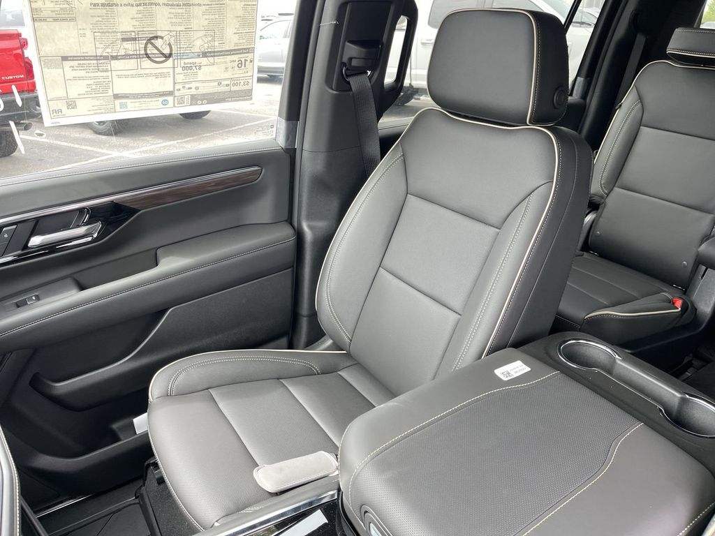 2026 Chevrolet Suburban Premier - Photo 26