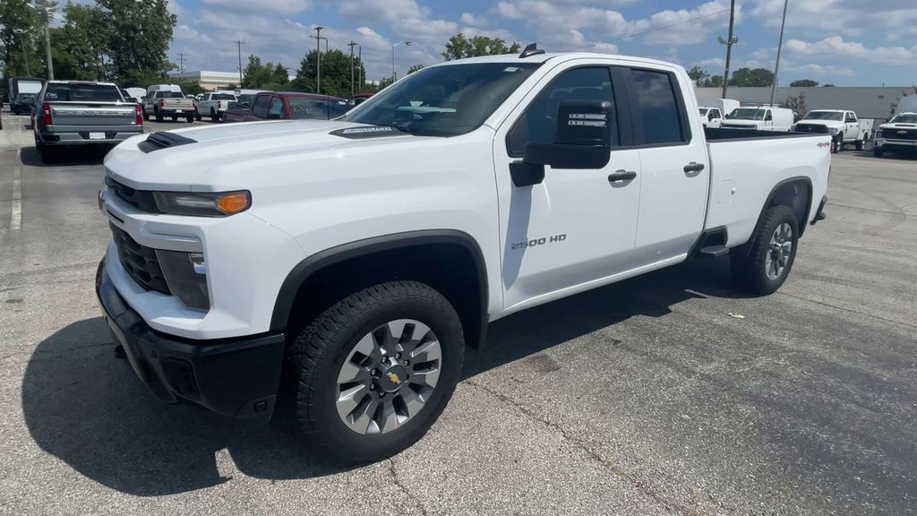 2026 Chevrolet Silverado 2500 HD Custom - Photo 6
