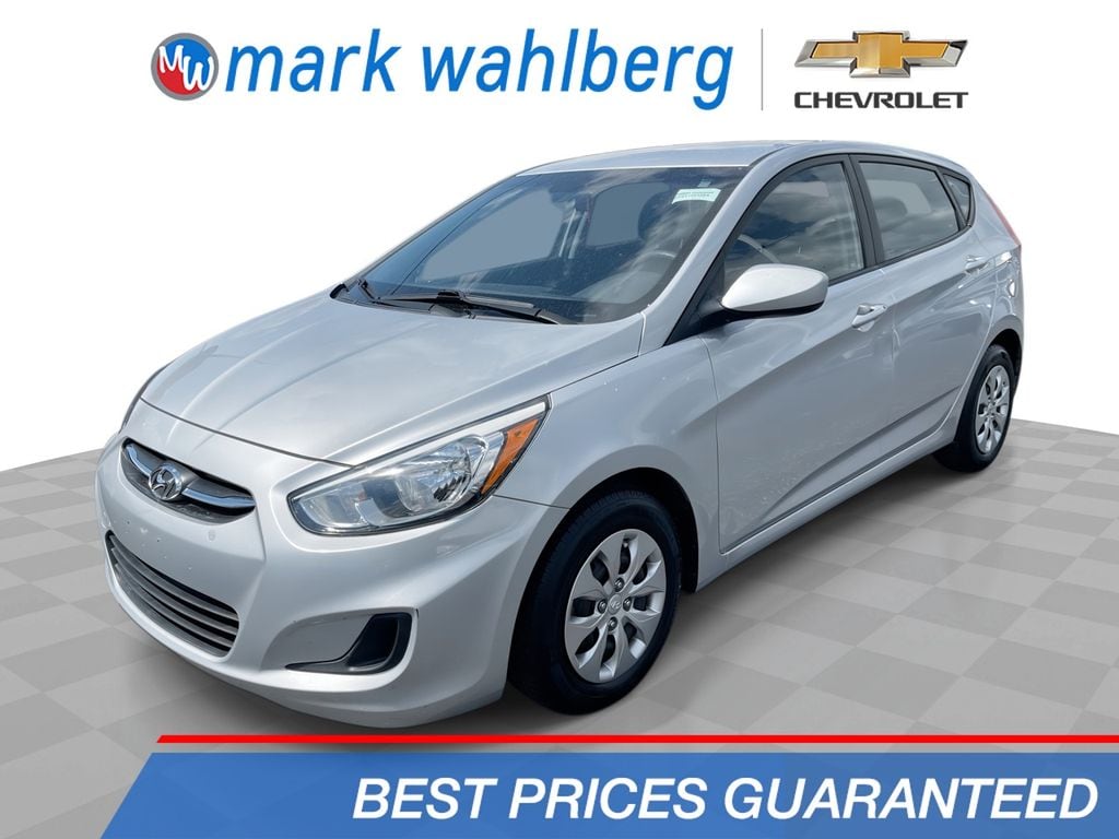 2016 Hyundai Accent SE 5-Door 6-Speed Manual's photo