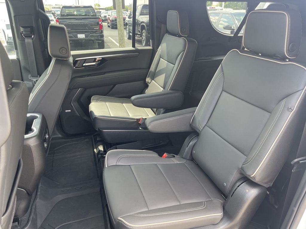 2026 Chevrolet Suburban Premier - Photo 23