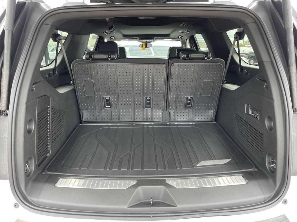 2026 Chevrolet Suburban Premier - Photo 25
