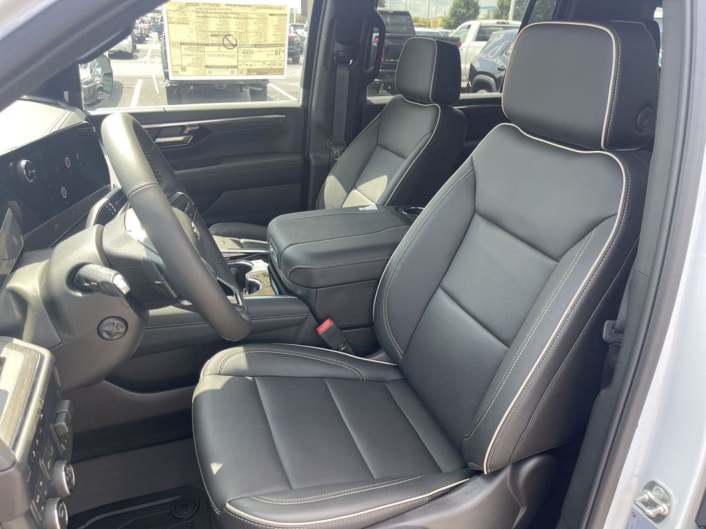 2026 Chevrolet Suburban Premier - Photo 11