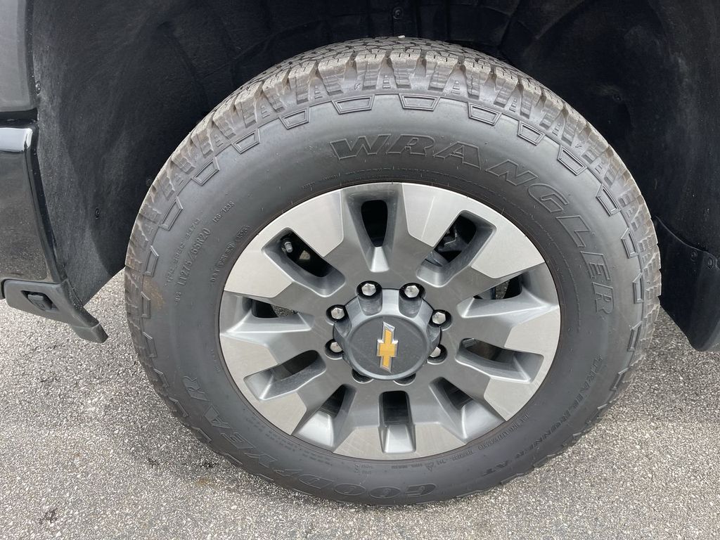 2026 Chevrolet Silverado 2500 HD Custom - Photo 10