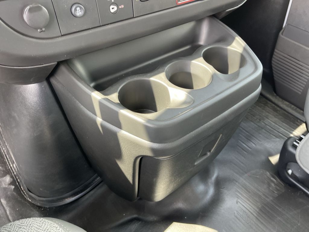 2025 Chevrolet Express Cargo Work Van - Photo 15