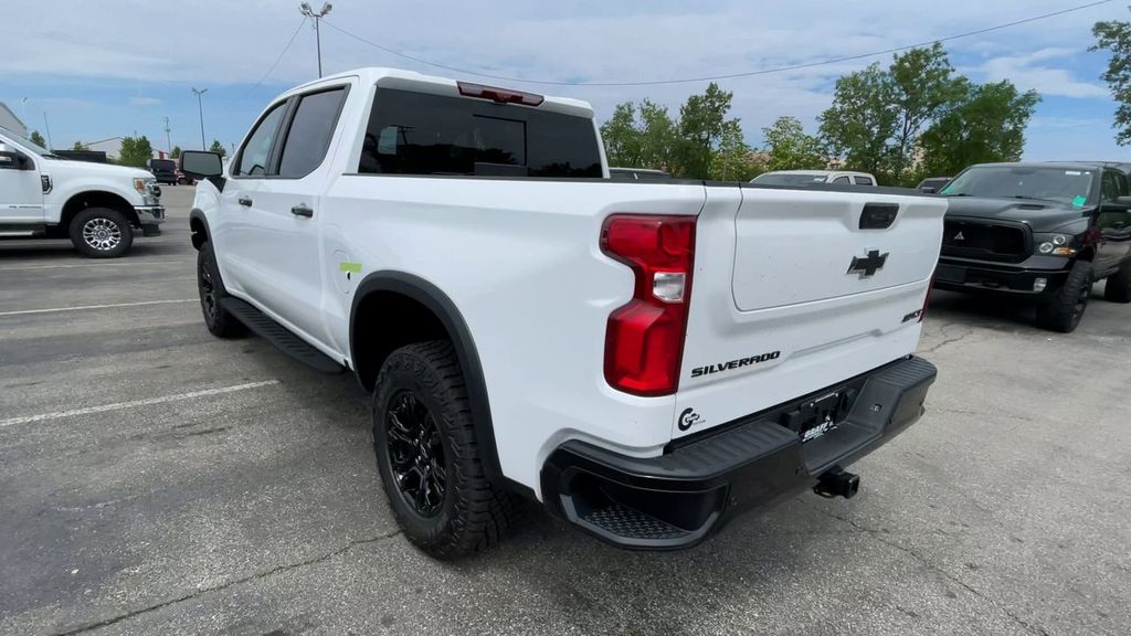 2026 Chevrolet Silverado 1500 ZR2 - Photo 8