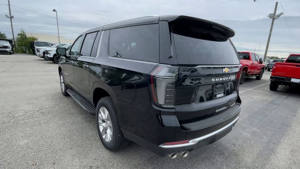2026 Chevrolet Suburban Premier - Photo 8