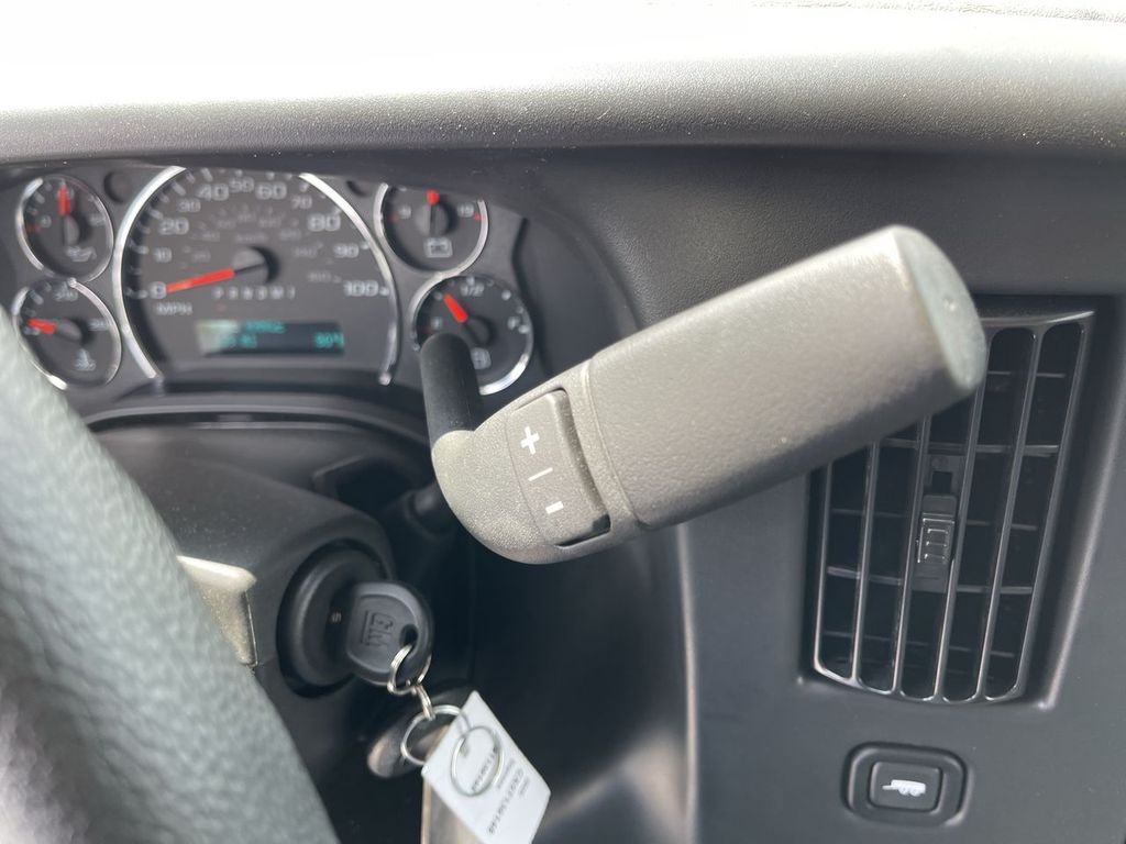 2025 Chevrolet Express Cargo Work Van - Photo 14