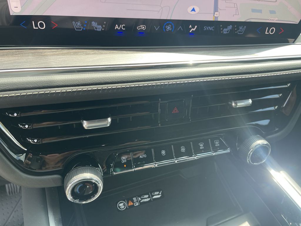 2026 Chevrolet Suburban Premier - Photo 19
