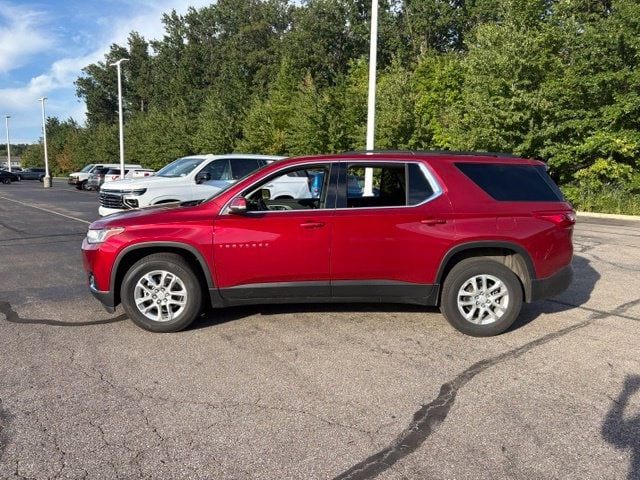 2021 Chevrolet Traverse 1LT - Photo 2