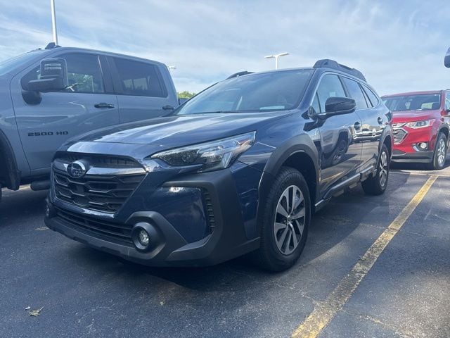 2025 Subaru Outback Premium's photo