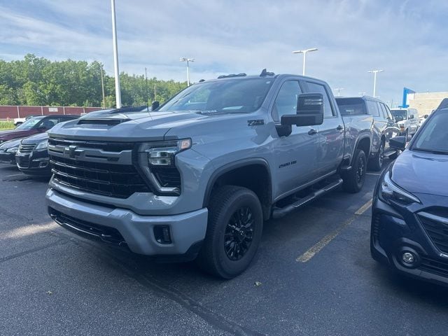 2024 Chevrolet Silverado HD LT 4WD Crew Cab Standard Box's photo