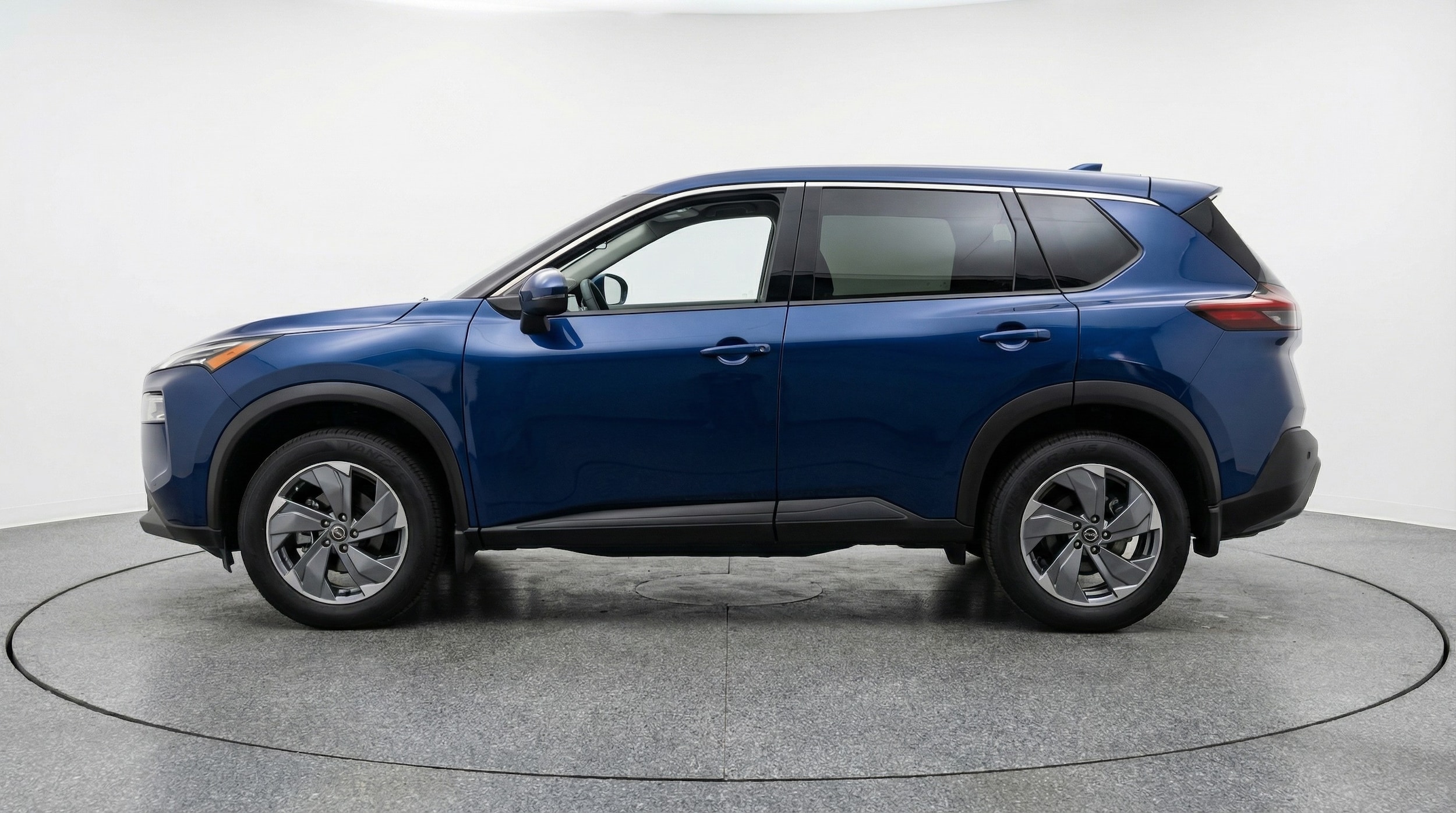 Thumbnail: 2025 Nissan Rogue - 4