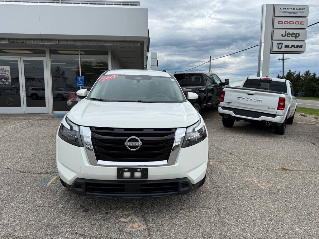 Used 2024 Nissan Pathfinder SV 4dr SUV SUV