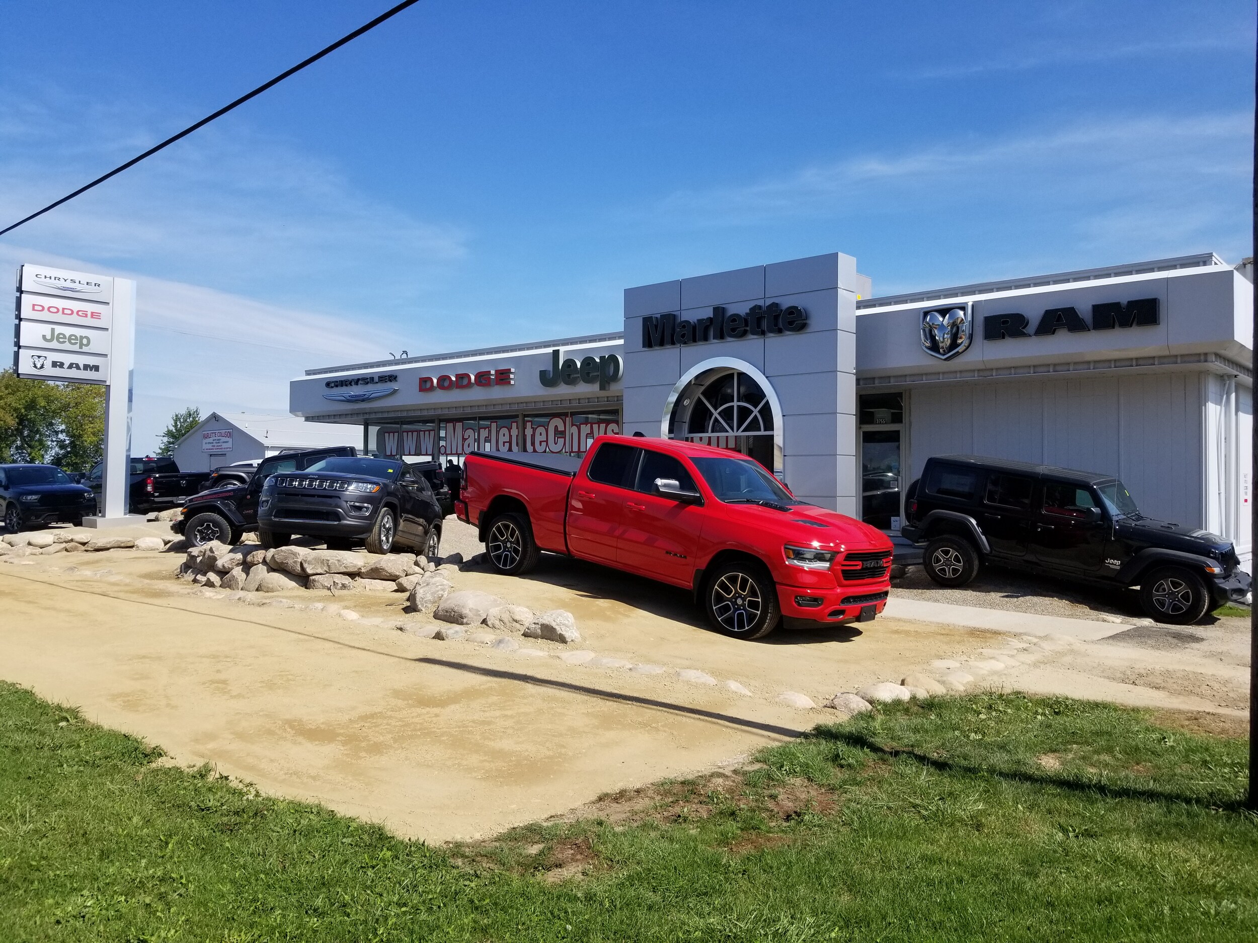 https://pictures.dealer.com/m/marlettecdjramcllc/0043/d6a57b4017003a127a5c11fccd22978ex.jpg
