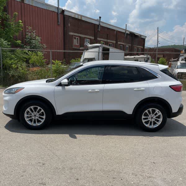 Used 2020 Ford Escape SE with VIN 1FMCU9G60LUC06833 for sale in Marlette, MI