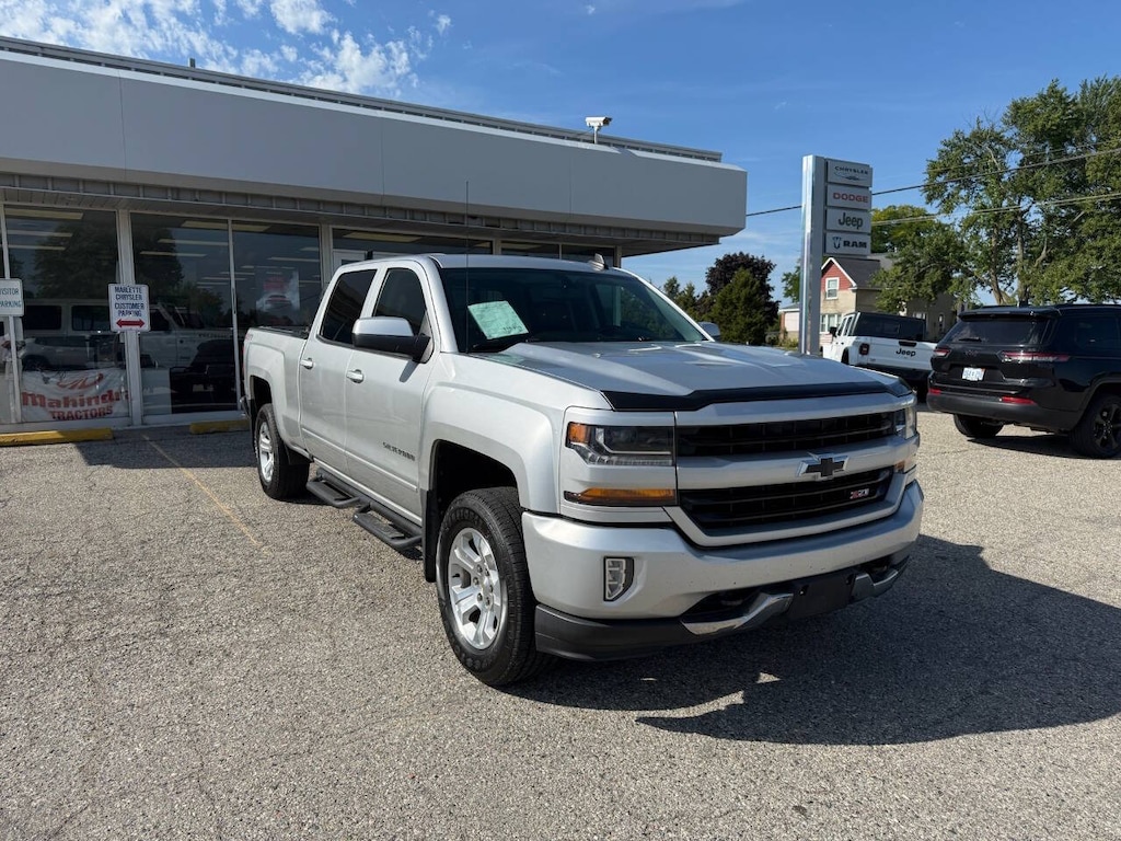 Used 2017 Chevrolet Silverado 1500 LT Z71 4x4 4dr Crew Cab 5.8 ft. SB Pickup Truck