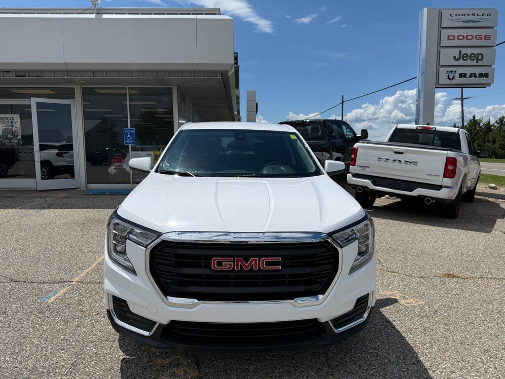 Used 2024 GMC Terrain SLE 4dr SUV SUV