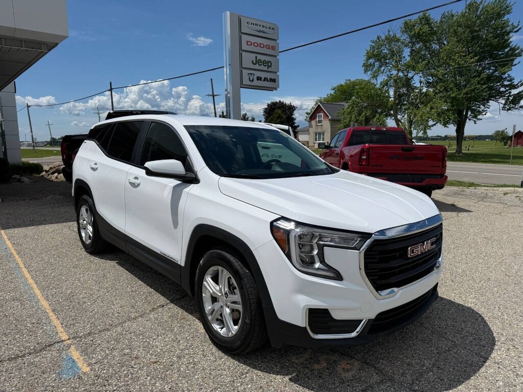 Used 2024 GMC Terrain SLE 4dr SUV SUV