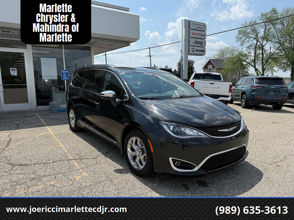 2018 Chrysler Pacifica Limited's photo