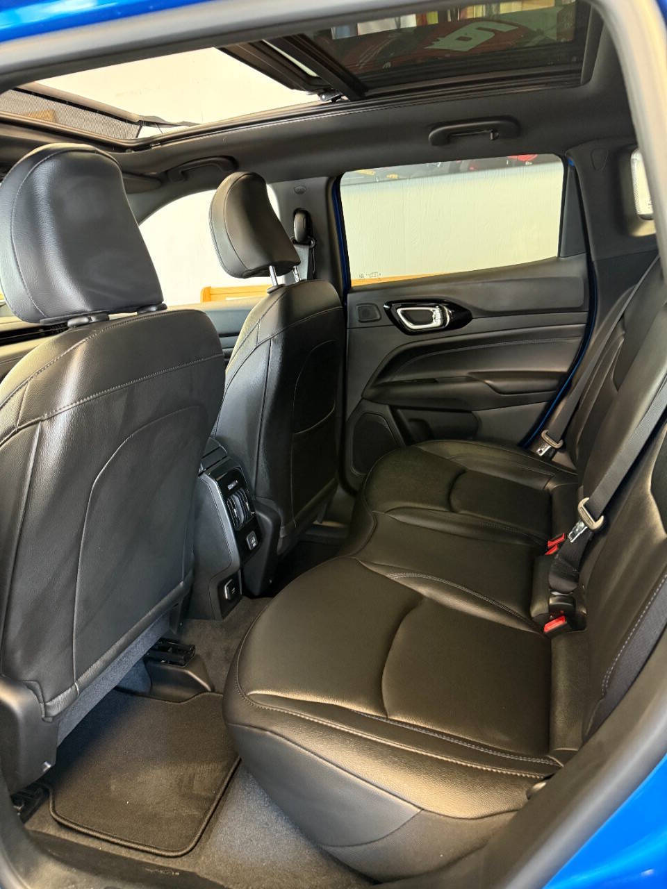 2025 Jeep Compass Limited photo 4