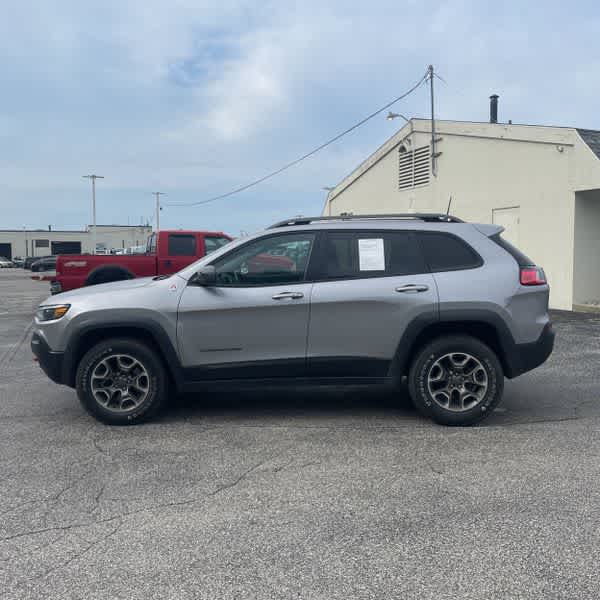 Used 2020 Jeep Cherokee Trailhawk with VIN 1C4PJMBXXLD597345 for sale in Marlette, MI